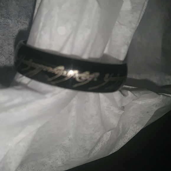 Beautiful ring - Picture 2 of 2